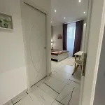 Laura Pensión 3*