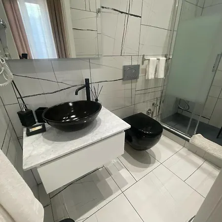 Laura Guest house 3*