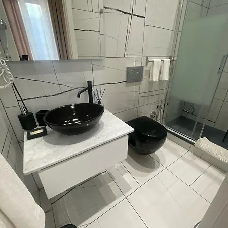 Laura Guest house 3*